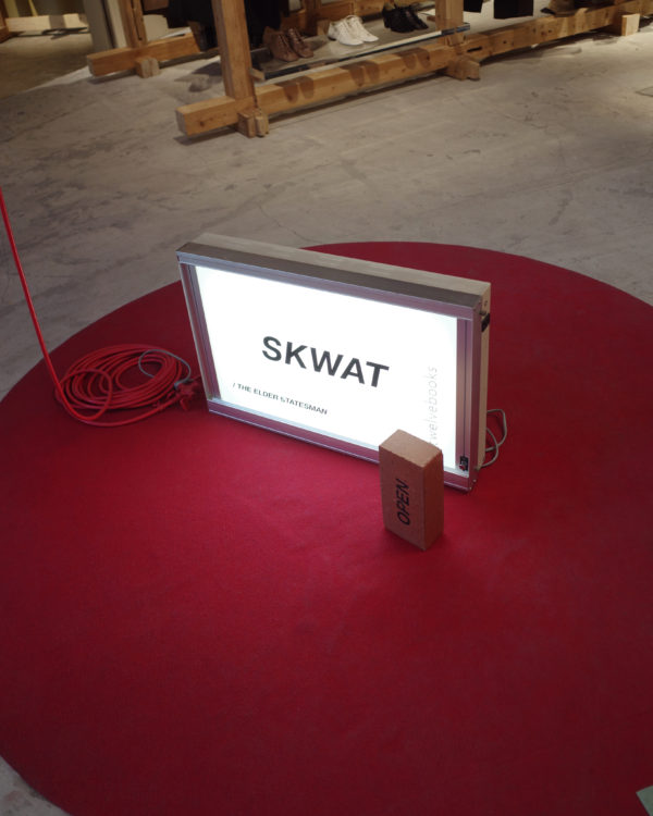 SKWAT OUT OF MUSEUM 南青山